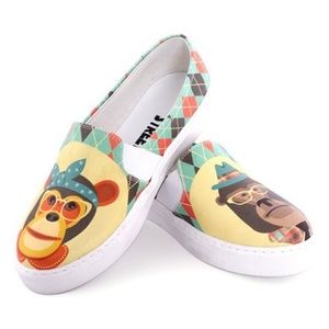 Yellow & Turquoise Monkey Slip-On Sneaker - Women